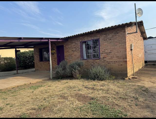 2 BEDROOM FREEHOLD FOR SALE IN MPOPHOMENI